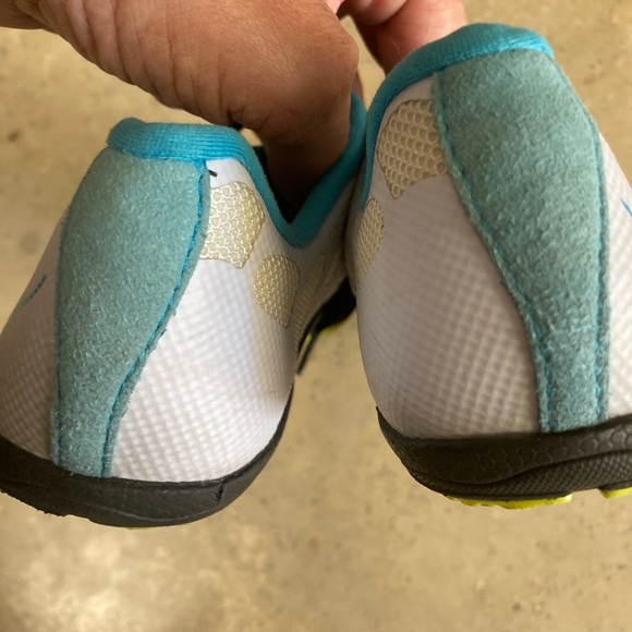 Hoka One One Cleats 8.5 - Picture 4 of 8
